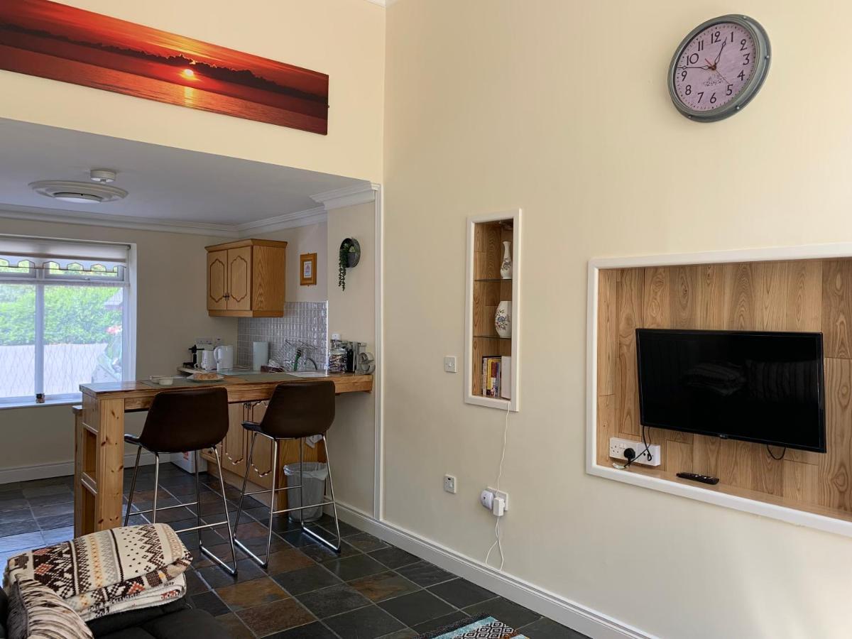 Cut Limestone Apartment Riverside Lodge Carlow Extérieur photo